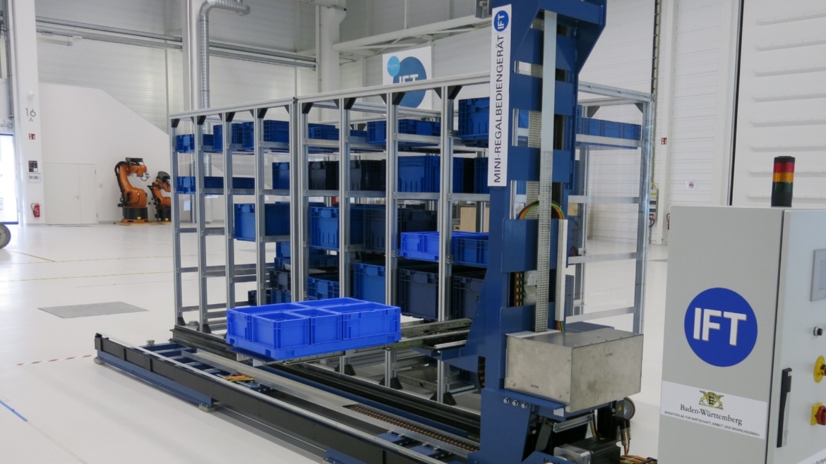 Automated handling and provision of small load carriers